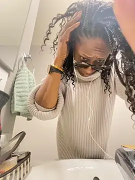 Snapshot of wynterheat chatting on January 2025 11:56:01 PM wynterheat online show from January 2025 11:56:01 PM