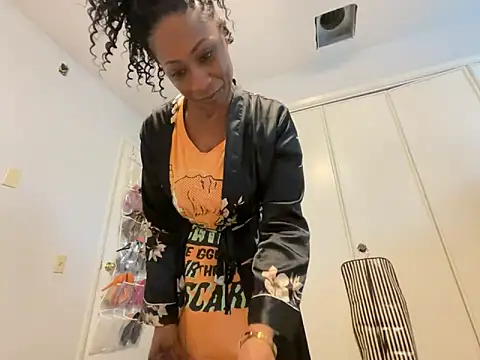 Snapshot of wynterheat chatting on January 2025 03:52:02 PM wynterheat online show from January 2025 03:52:02 PM