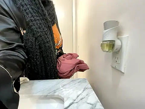 Snapshot of wynterheat chatting on January 2025 05:11:02 PM wynterheat online show from January 2025 05:11:02 PM