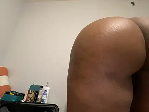 Snapshot of wynterheat chatting on February 2025 06:21:01 AM wynterheat online show from February 2025 06:21:01 AM