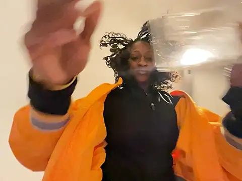 Snapshot of wynterheat chatting on February 2025 12:17:02 PM wynterheat online show from February 2025 12:17:02 PM