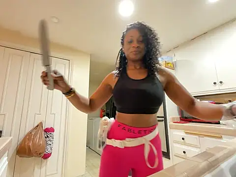 Snapshot of wynterheat chatting on February 2025 03:12:02 AM wynterheat online show from February 2025 03:12:02 AM