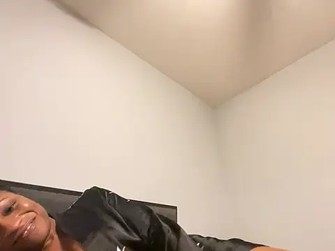 Snapshot of wynterheat chatting on February 2025 10:26:01 AM wynterheat online show from February 2025 10:26:01 AM