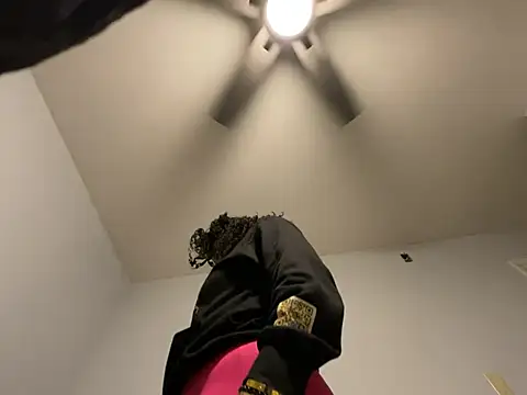 Snapshot of wynterheat chatting on March 2025 05:42:02 AM wynterheat online show from March 2025 05:42:02 AM