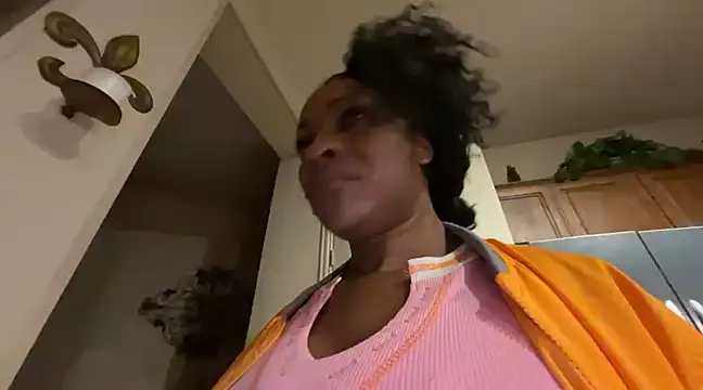 Snapshot of wynterheat chatting on March 2025 09:43:01 AM wynterheat online show from March 2025 09:43:01 AM