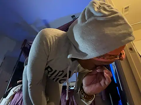 Snapshot of wynterheat chatting on March 2025 07:30:02 AM wynterheat online show from March 2025 07:30:02 AM