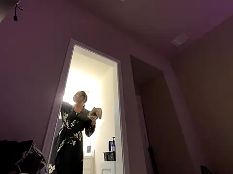 Snapshot of wynterheat chatting on September 2025 05:40:01 AM wynterheat online show from September 2025 05:40:01 AM