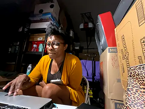 Snapshot of wynterheat chatting on October 2025 04:50:01 PM wynterheat online show from October 2025 04:50:01 PM