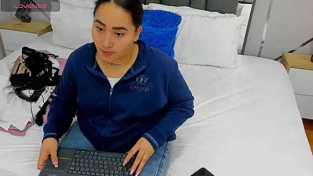 Ayla martinez online show from February 2025 01:58:01 AM