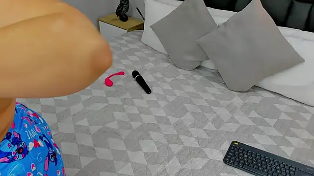 Ayla martinez online show from February 2025 01:44:01 AM