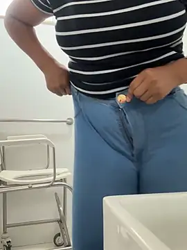 Snapshot of Palomasoouzaaak chatting on February 2026 12:56:02 PM Palomasoouzaaak online show from February 2026 12:56:02 PM