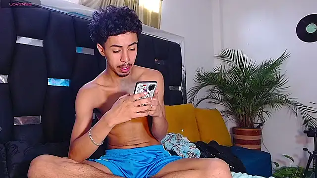 RyanRizzo online show from January 2025 07:07:02 PM