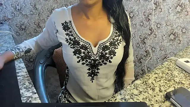 aarjulove online show from February 2025 06:20:01 AM