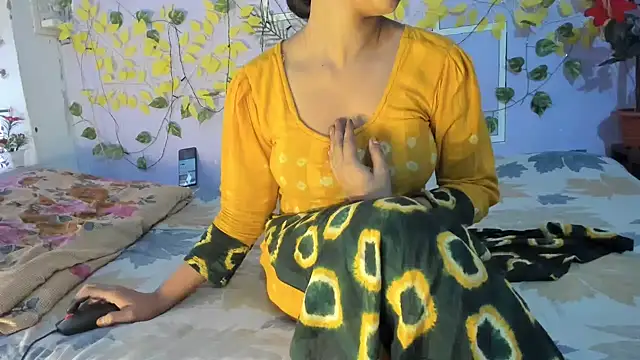 aarjulove online show from May 2026 12:11:02 PM