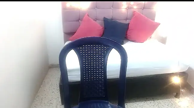 Snapshot of Suxxxy_ chatting on March 2025 01:07:02 PM Suxxxy online show from March 2025 01:07:02 PM