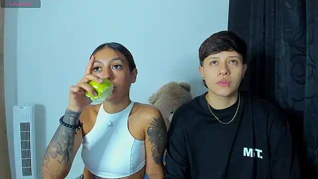 violet casper  online show from December 2024 04:32:01 AM