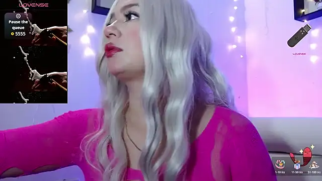 Snapshot of Sweet_Feeling chatting on November 2025 09:31:01 AM Sweet Feeling online show from November 2025 09:31:01 AM