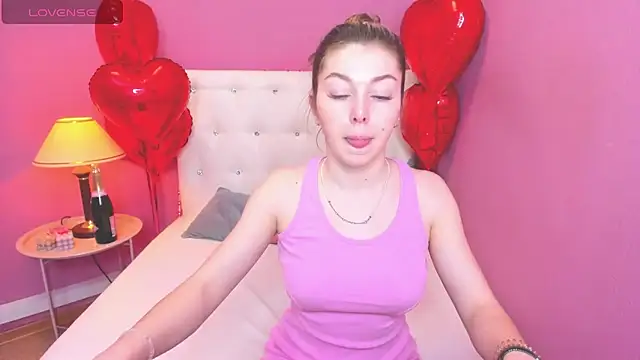 Snapshot of MollyMeltorr chatting on February 2025 01:10:01 AM MollyMeltorr online show from February 2025 01:10:01 AM