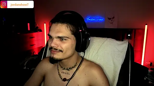 Snapshot of JordanShow chatting on November 2025 04:13:02 AM JordanShow online show from November 2025 04:13:02 AM