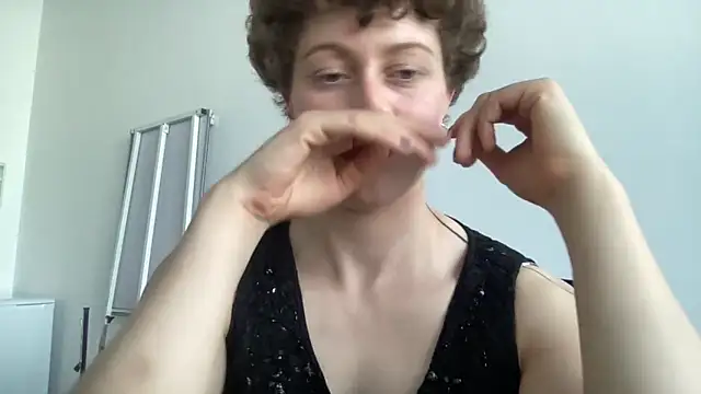 Belindafly online show from April 2026 01:52:02 PM