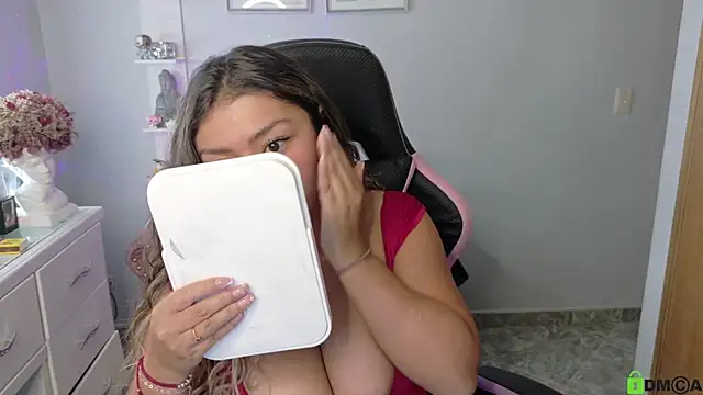 Melannyy  online show from May 2026 01:02:02 AM