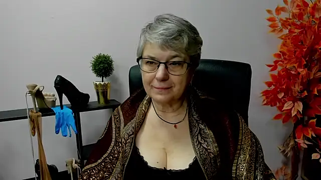 IrisDream online show from February 2025 10:34:01 AM