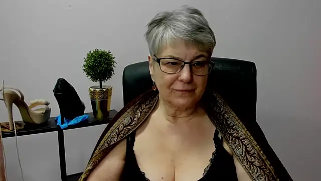 IrisDream online show from February 2025 01:53:02 PM