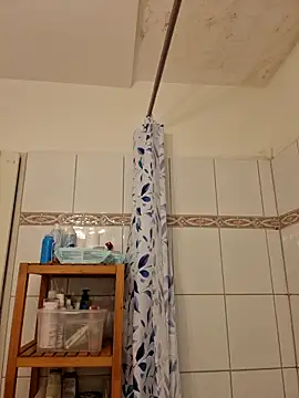 Josephine LIVE online show from November 2025 05:18:02 AM