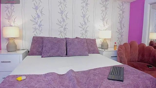 MadissonBacker online show from December 2024 11:55:01 AM