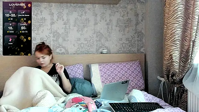 Snapshot of purebeautie13 chatting on December 2024 11:07:02 AM purebeautie13 online show from December 2024 11:07:02 AM