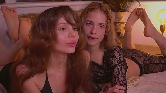 Snapshot of divinelights chatting on November 2025 09:35:02 PM divinelights online show from November 2025 09:35:02 PM