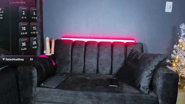 Snapshot of khriss_brown chatting on December 2024 08:58:02 PM khriss brown online show from December 2024 08:58:02 PM