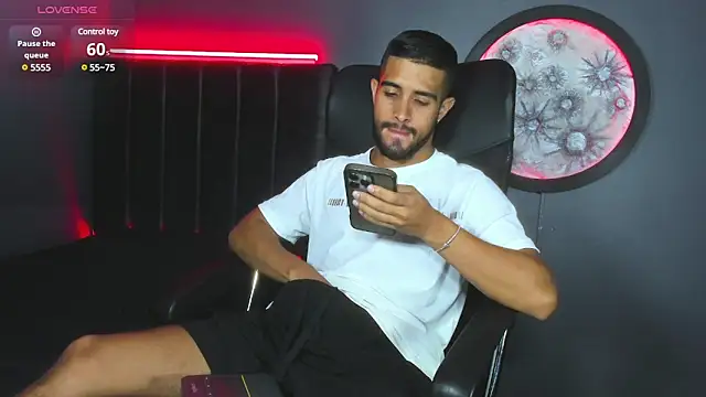 Snapshot of khriss_brown chatting on March 2025 10:38:01 PM khriss brown online show from March 2025 10:38:01 PM