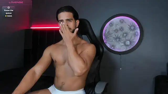 Snapshot of khriss_brown chatting on November 2025 08:19:02 PM khriss brown online show from November 2025 08:19:02 PM