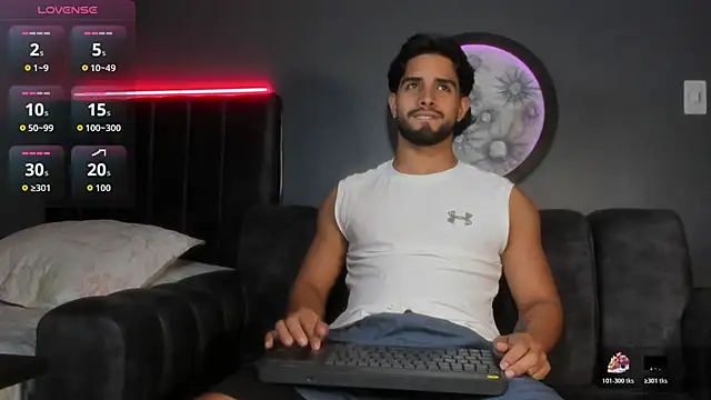 Snapshot of khriss_brown chatting on December 2025 10:26:01 PM khriss brown online show from December 2025 10:26:01 PM