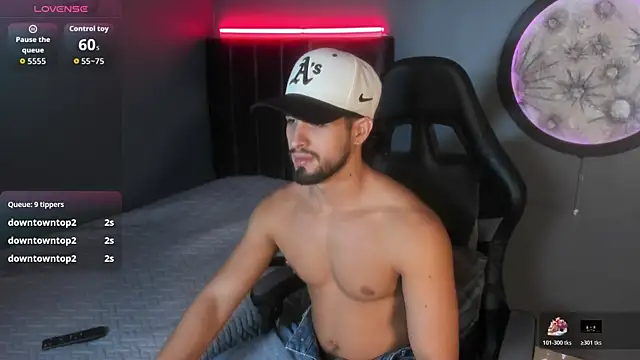 Snapshot of khriss_brown chatting on December 2025 10:26:02 PM khriss brown online show from December 2025 10:26:02 PM