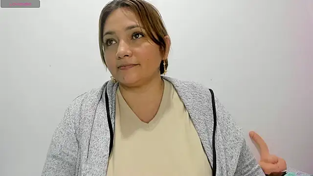 Snapshot of Paula-Harrison chatting on October 2025 02:16:01 PM Paula-Harrison online show from October 2025 02:16:01 PM