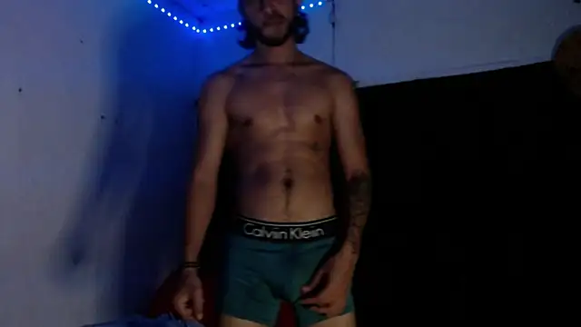 Snapshot of maxximus_100 chatting on December 2024 04:45:01 AM maxximus 100 online show from December 2024 04:45:01 AM