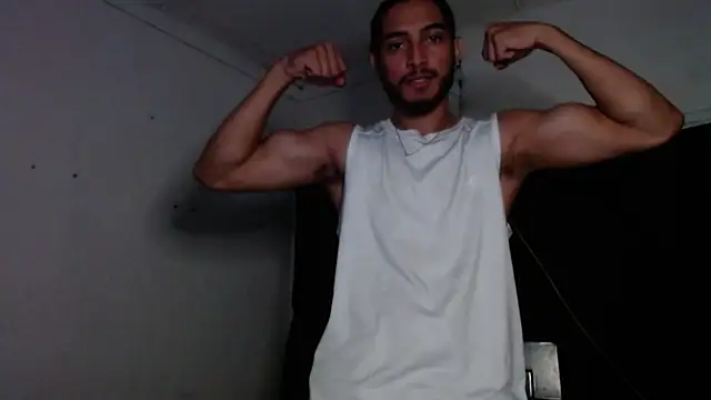 Snapshot of maxximus_100 chatting on January 2025 07:44:02 AM maxximus 100 online show from January 2025 07:44:02 AM