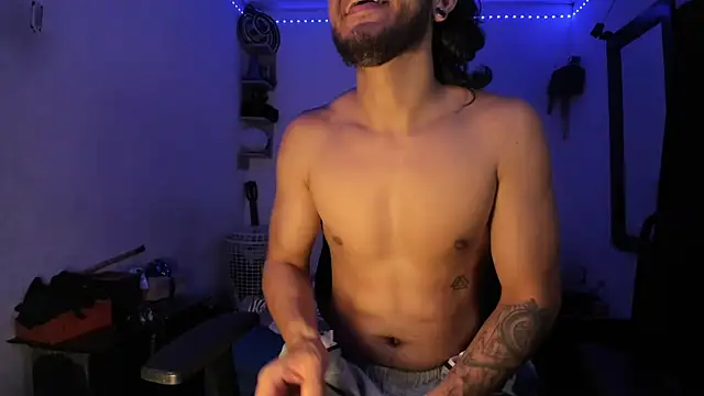 Snapshot of maxximus_100 chatting on March 2025 10:37:02 PM maxximus 100 online show from March 2025 10:37:02 PM