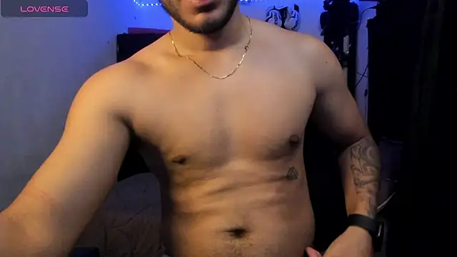 Snapshot of maxximus_100 chatting on November 2025 08:41:01 PM maxximus 100 online show from November 2025 08:41:01 PM