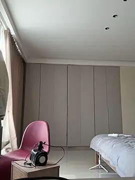 Krismil3 online show from April 2026 12:16:02 AM