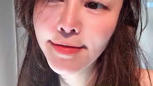Krismil3 online show from May 2026 11:12:03 PM