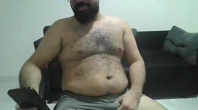 Snapshot of HairyBear10 chatting on February 2025 11:31:01 PM HairyBear10 online show from February 2025 11:31:01 PM