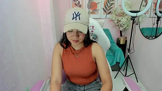 Snapshot of Zafiro_t18 chatting on December 2024 10:13:01 PM Zafiro t18 online show from December 2024 10:13:01 PM