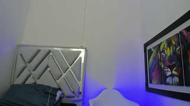 leslyylove online show from December 2024 03:17:02 AM