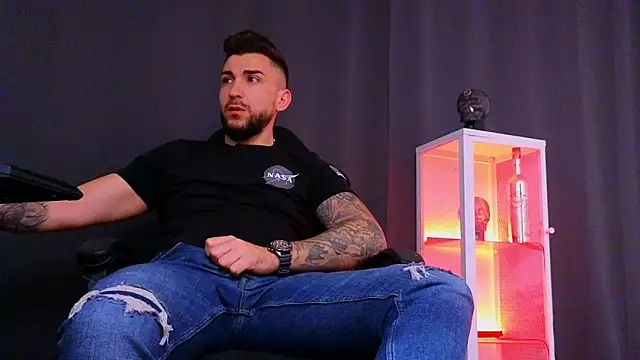 Snapshot of MightyAaron66 chatting on February 2025 03:53:02 AM MightyAaron66 online show from February 2025 03:53:02 AM