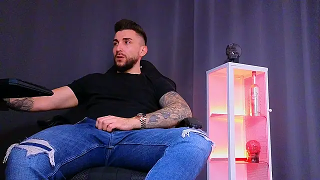 Snapshot of MightyAaron66 chatting on February 2025 09:14:01 PM MightyAaron66 online show from February 2025 09:14:01 PM