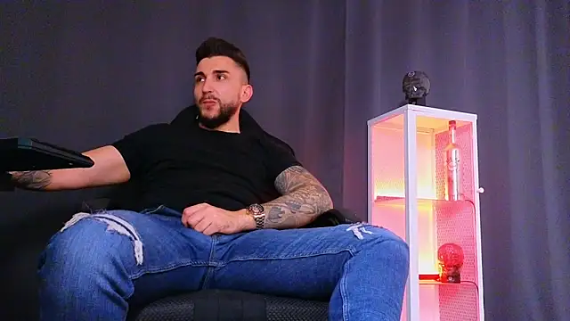 Snapshot of MightyAaron66 chatting on February 2025 12:01:02 PM MightyAaron66 online show from February 2025 12:01:02 PM