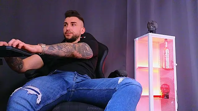 Snapshot of MightyAaron66 chatting on February 2025 12:00:02 PM MightyAaron66 online show from February 2025 12:00:02 PM